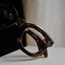 將圖片載入圖庫檢視器 MAX PITTION // POLITICIAN