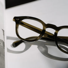 將圖片載入圖庫檢視器 JULIUS TART OPTICAL // AR in Olive Green Sasa