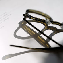 將圖片載入圖庫檢視器 JULIUS TART OPTICAL // AR in Olive Green Sasa