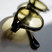 將圖片載入圖庫檢視器 JULIUS TART OPTICAL // AR in Olive Green Sasa