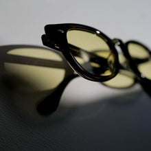 將圖片載入圖庫檢視器 JULIUS TART OPTICAL // AR in Olive Green Sasa