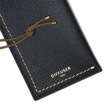 將圖片載入圖庫檢視器 DIFFUSER Tokyo // 荔枝皮繩掛式鏡袋