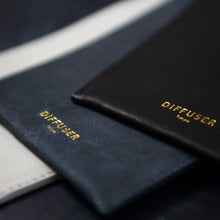 將圖片載入圖庫檢視器 DIFFUSER Tokyo // 掛繩皮革眼鏡袋