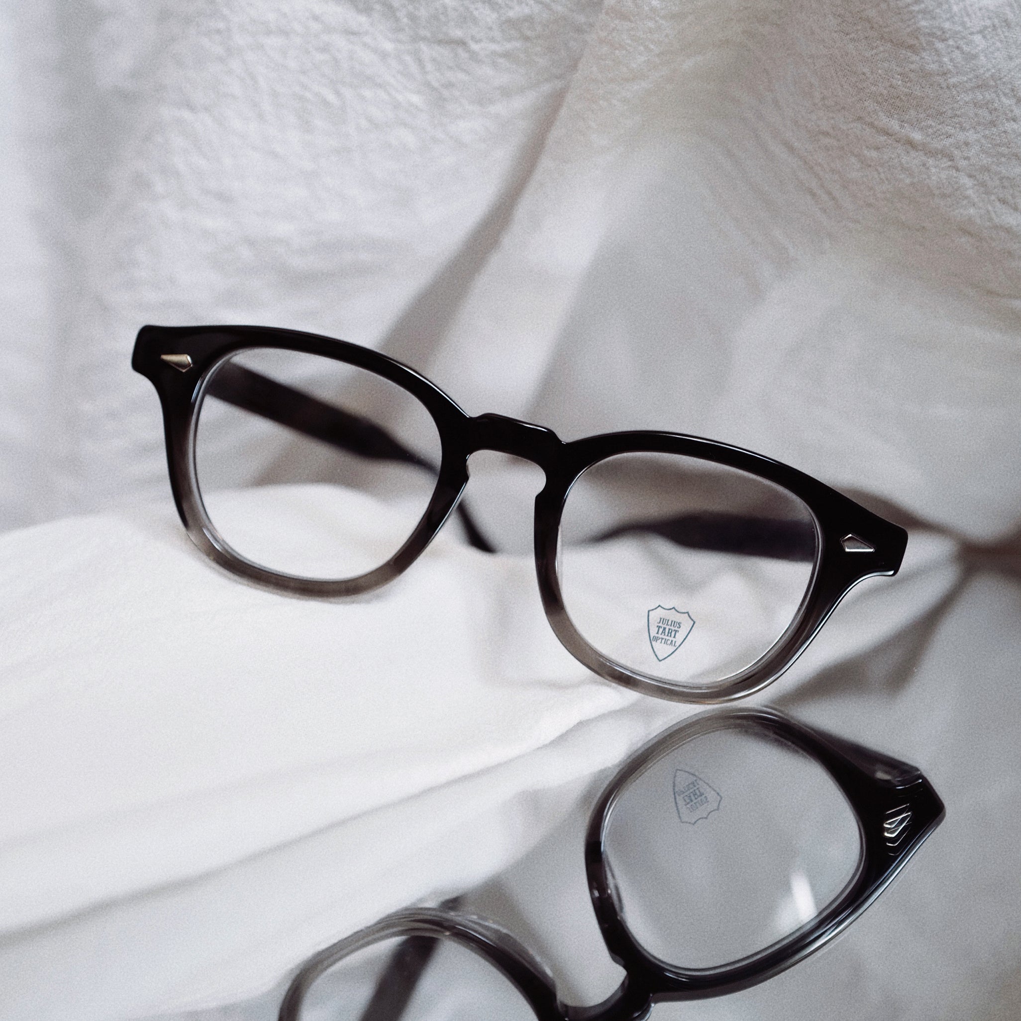 JULIUS TART OPTICAL // AR in Dark Black Fade