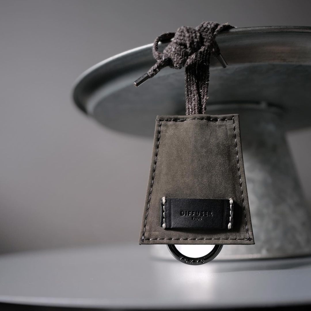 限定品】DIFFUSER×MONOCLEコラボ メガネケース DIFFUSER Tokyo – JEpoque