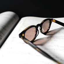 將圖片載入圖庫檢視器 JULIUS TART OPTICAL // AR in Camo Sasa (Gold Edition 2026)

