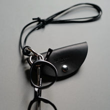 將圖片載入圖庫檢視器 DIFFUSER Tokyo // 牛皮鑰匙及眼鏡兩用掛飾
