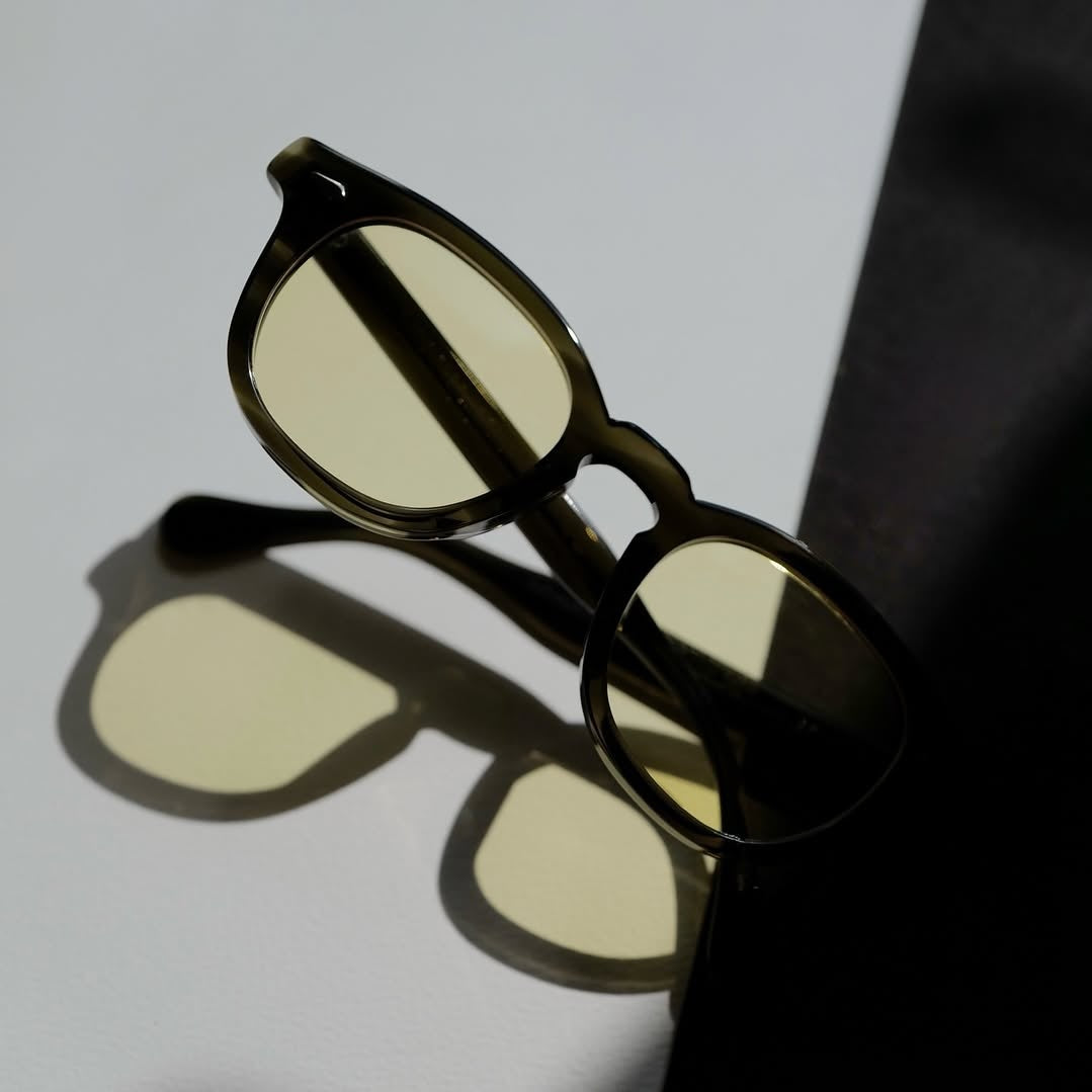 JULIUS TART OPTICAL // AR in Olive Green Sasa – JEpoque